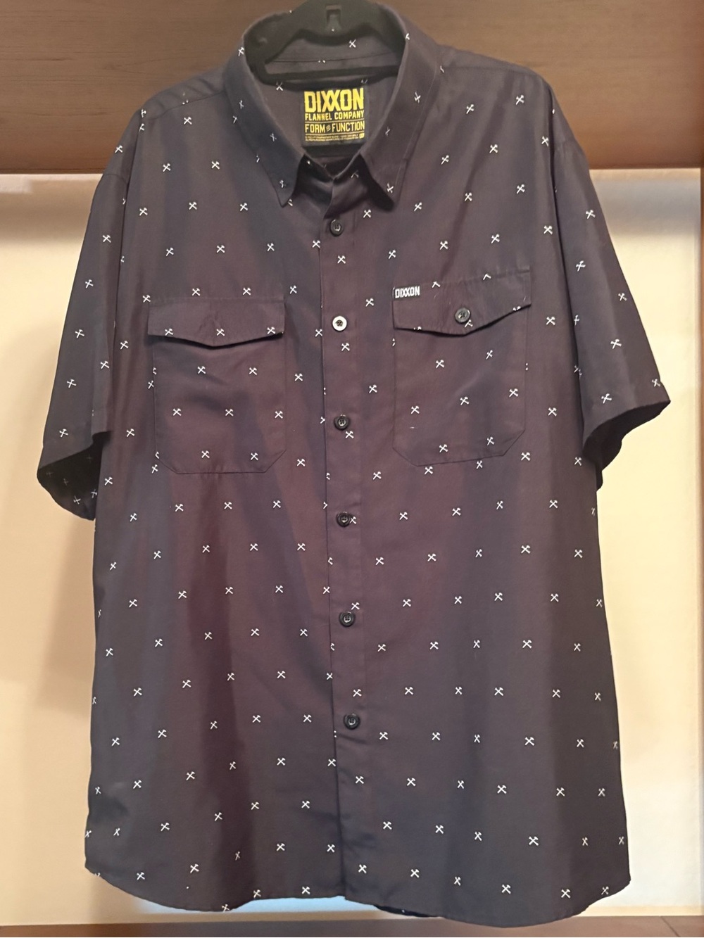 Dixxon Black Short-Sleeve Button-Up Shirt